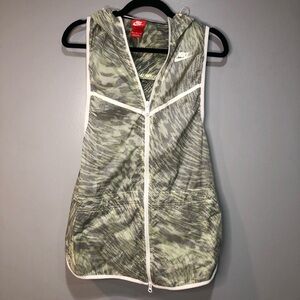 Nike Women's Tech Hyperfuse Vest Sleeveless Double Zip Hoodie Rain Wind Breaker